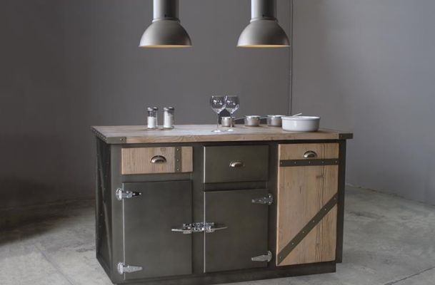bancone per cucina con sportelli in peltro