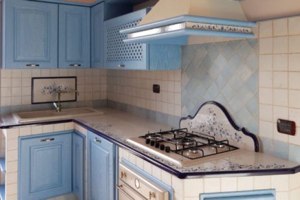 cucina classica con piano in pietra lavica