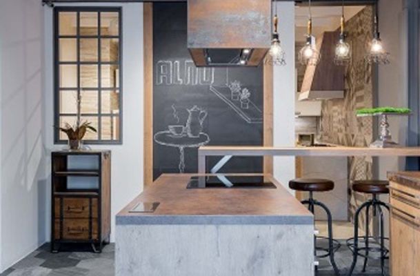 cucina con dettagli in ardesia