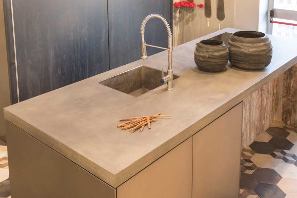 piano cucina realizzato in cemento